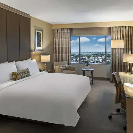 Renaissance Polat Hotel 5*