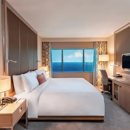 Hotel Renaissance Polat 5*