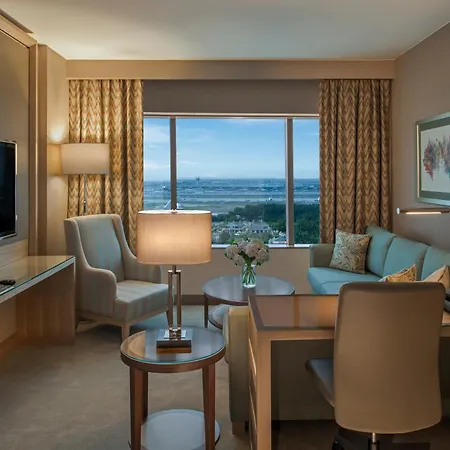 르네상스 폴랏 호텔 5*