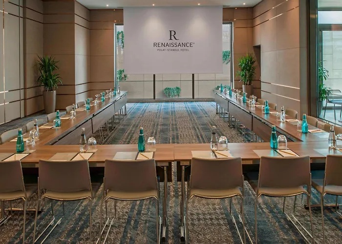 Renaissance Polat Отель