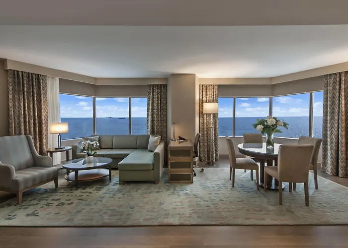 Renaissance Polat Отель