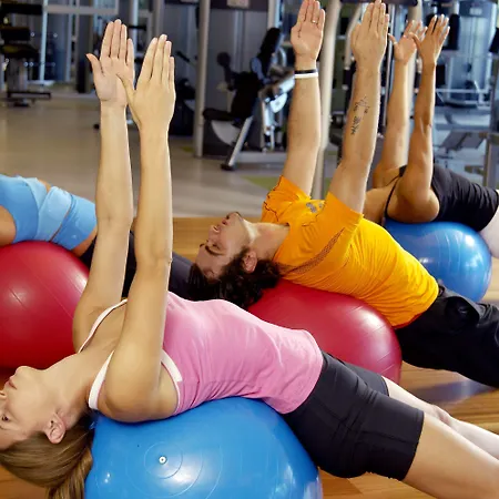 מלון Renaissance Polat 5*