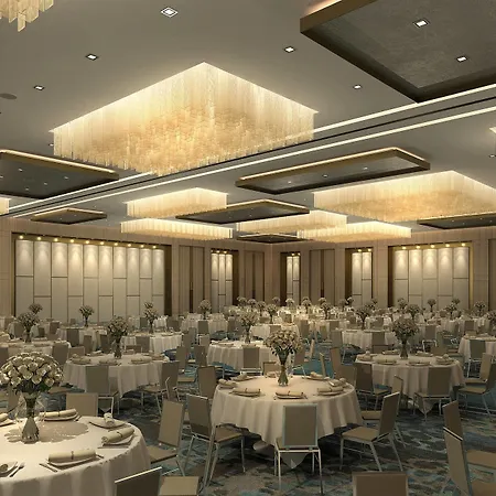 Renaissance Polat מלון 5*