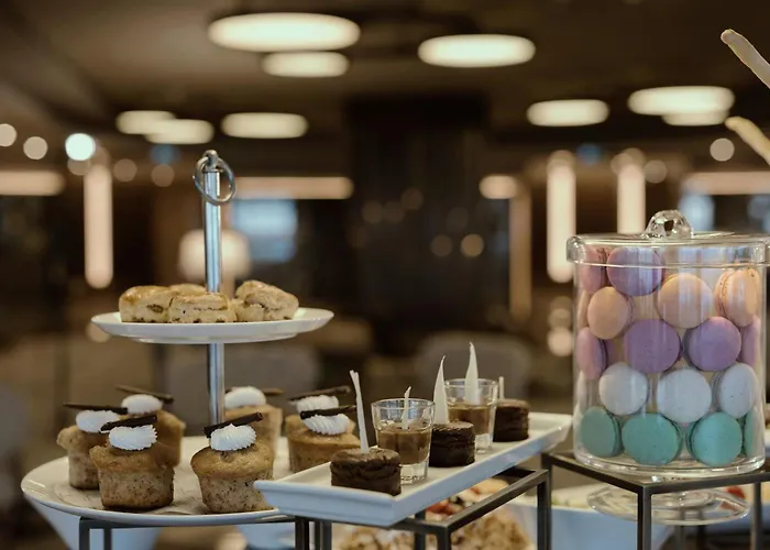 رينيسانس بولات فندق 5*