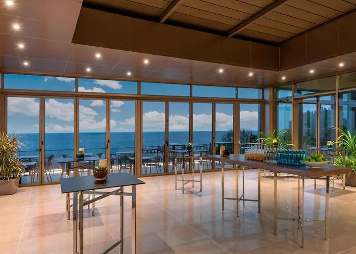 Renaissance Polat Отель